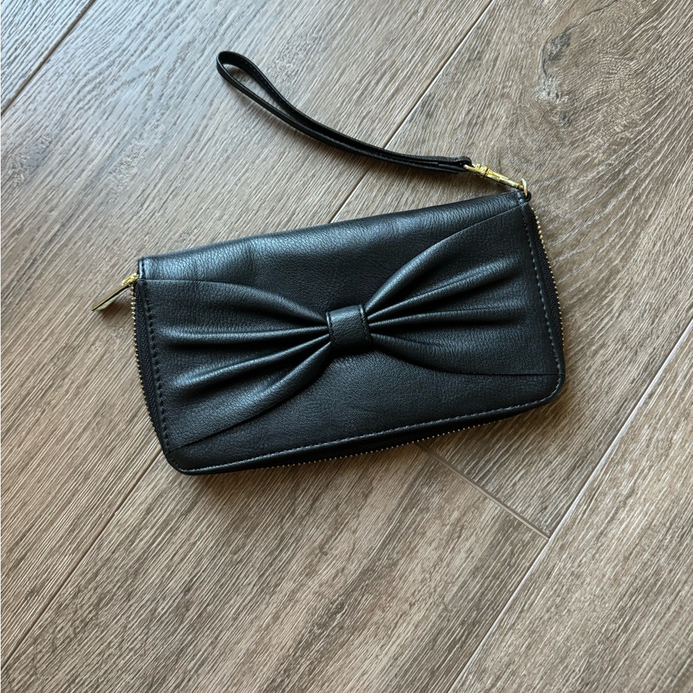 Black Bow Wristlet
